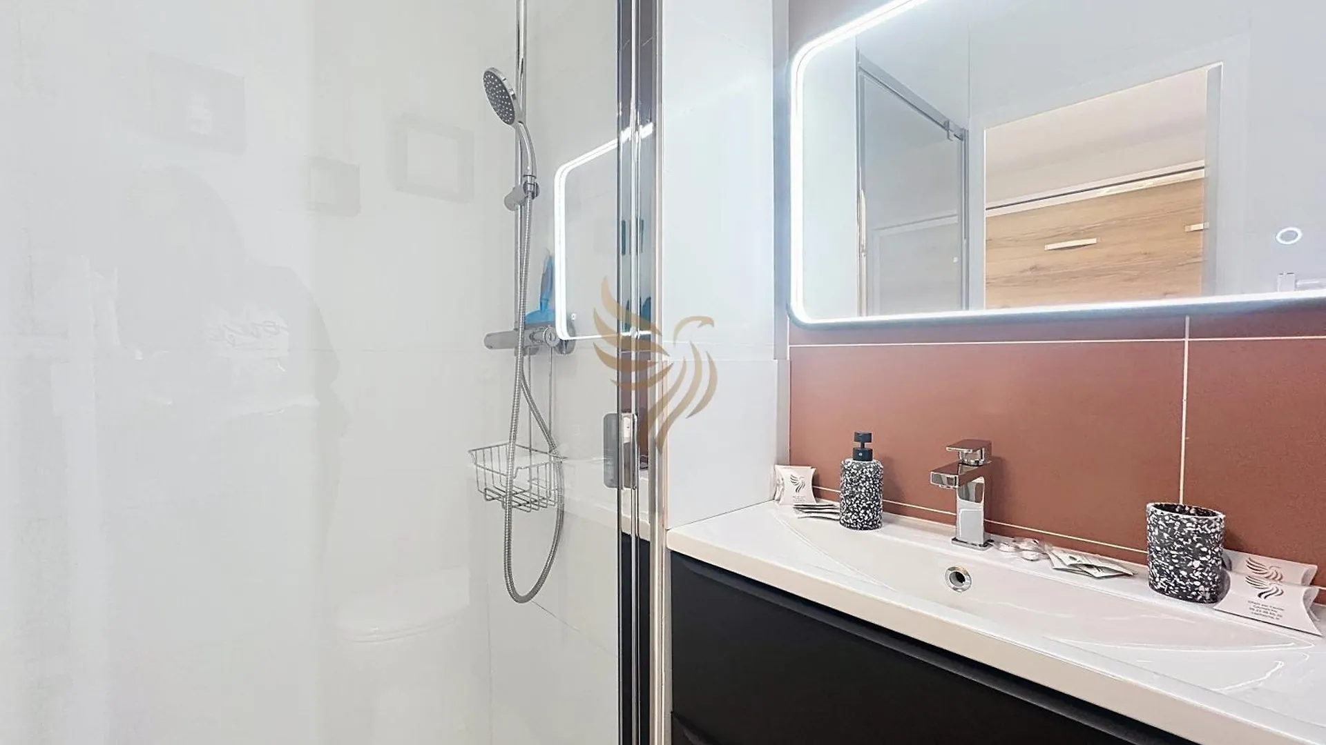 Apartment Studio Coco'B - Frejus Plage - 4 Pers - Parking - 7Min A Pied De La Plage - Clim - Wifi - Capitalchic Service Frejus